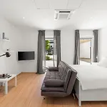 Vibestudio 402 - Central - Ac - Near Parking